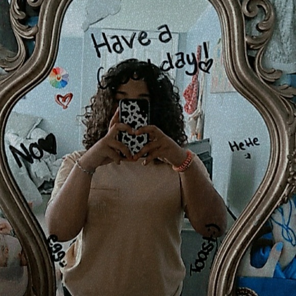 Meet your Posher, Macayla - Picture 1 of 1